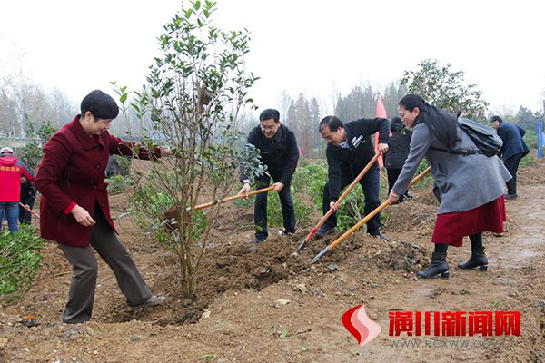 潢川县扎实开展冬季义务植树活动