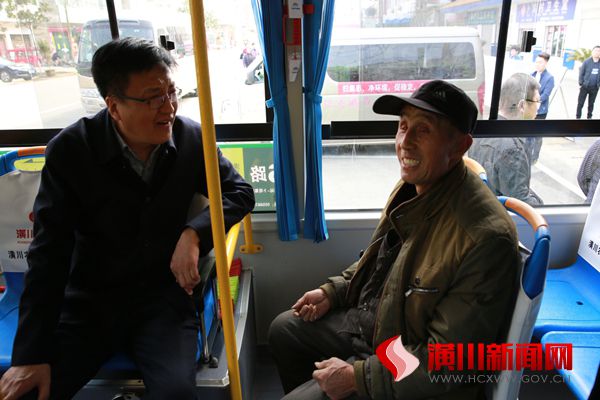 省交通运输厅副厅长徐强调研潢川县推进“万村通客车提质工程”工作