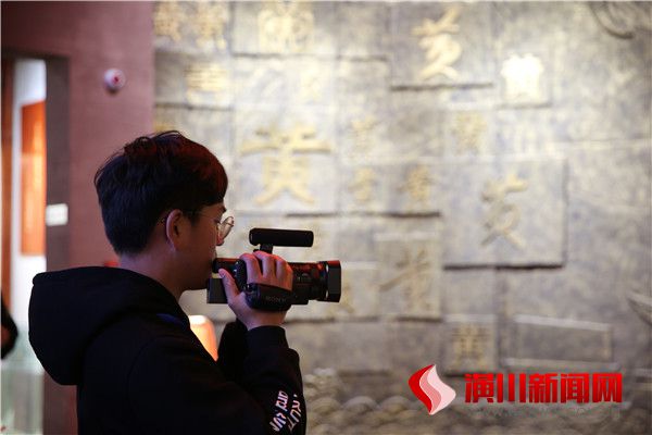 “传承中华文化暨寻找乡愁”两岸媒体联合采访团走进潢川