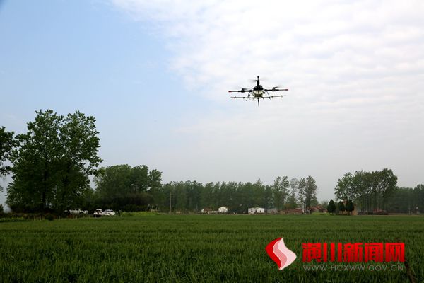 河南潢川县开展立体式小麦赤霉病防治工作
