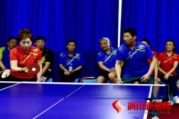 潢川县组队参加信阳市首届老年人乒乓球比赛获得优异成绩