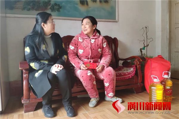 潢川县邵燕走访慰问退休干部和困难群众